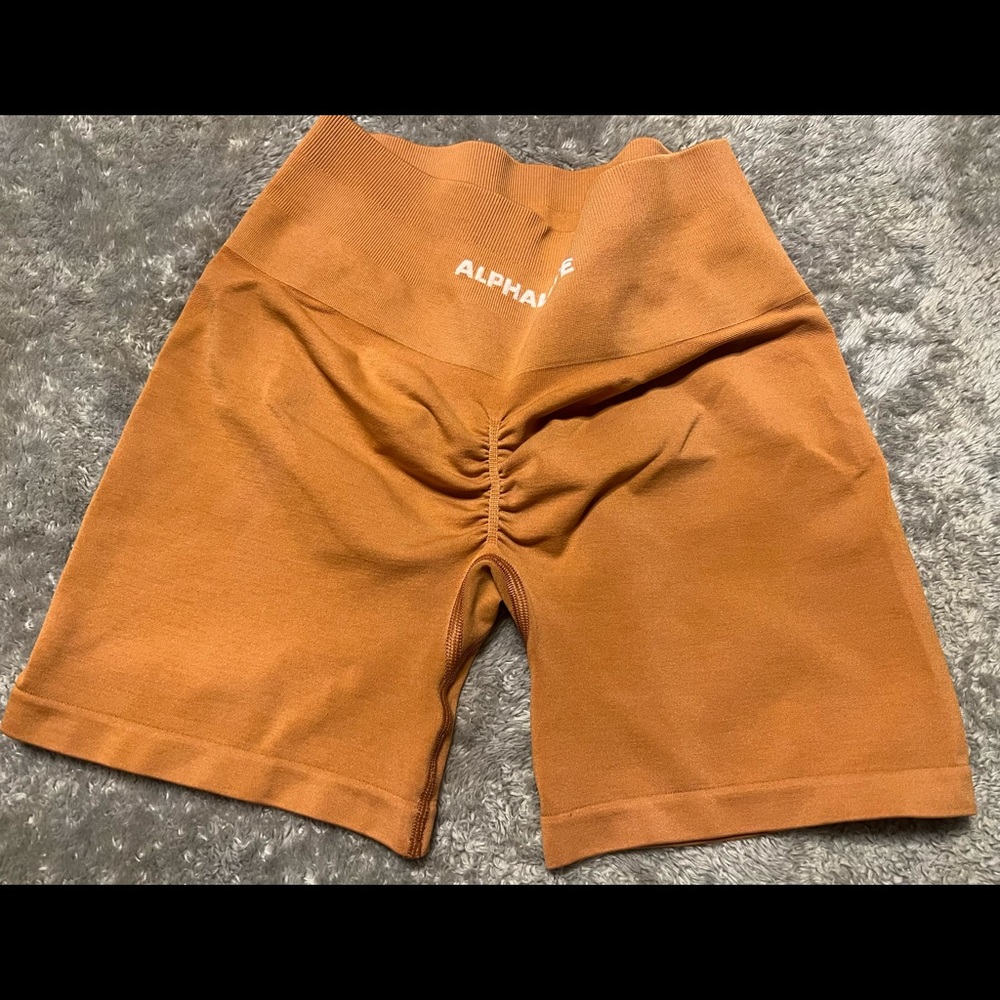 Alphalete amplify Shorts